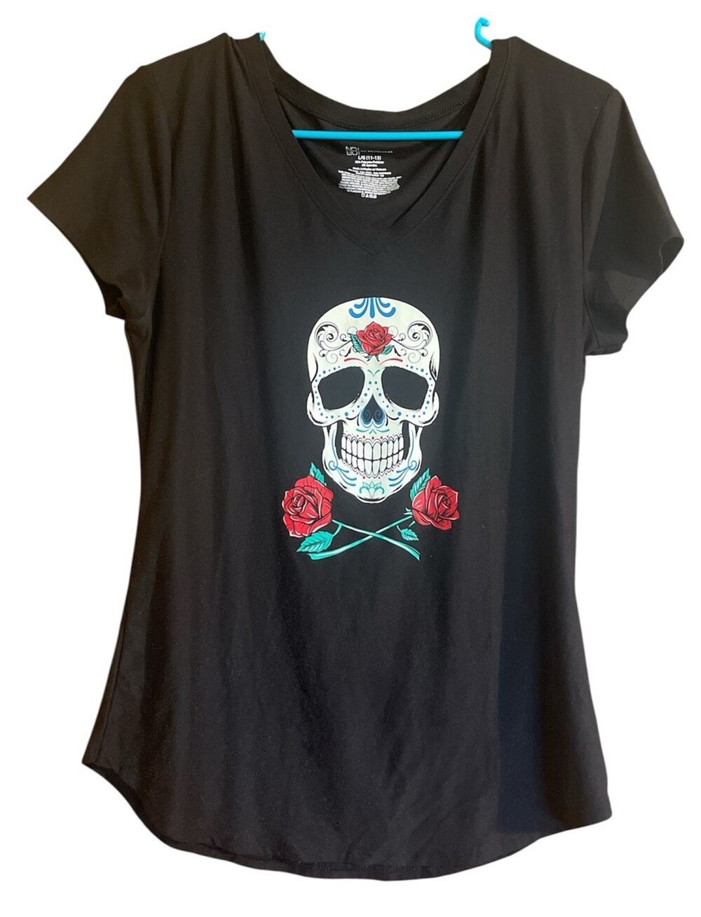 Women's No boundaries Black Rose Sugar Skull Goth Halloween T Shirt Large